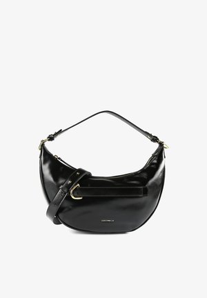 Schwarze Leder-Schultertasche mit geschwungener Form, goldfarbenen Beschlägen und Reißverschluss. Verfügt über einen abnehmbaren langen Riemen.