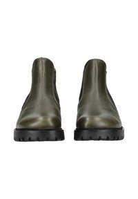 Botas de tobillo de cuero verde con un diseño de fácil colocación, paneles laterales elásticos y una suela de goma negra resistente, con una textura suave y puntera redonda.