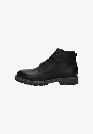 Schwarze Leder-Stiefelette mit Schnürung, gepolstertem Kragen und strukturiertem Gummisohle, Seitenansicht auf weißem Hintergrund.