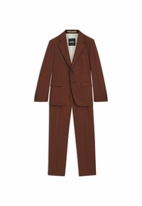 Brun kostym bestående av en skräddarsydd blazer med notch-lapel och matchande byxor. Tillverkad av ett mjukt, strukturerat tyg med ett subtilt mönster.