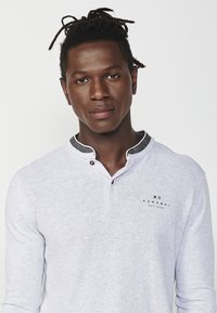 Koroshi Majica z dolgimi rokavi - crudo off white