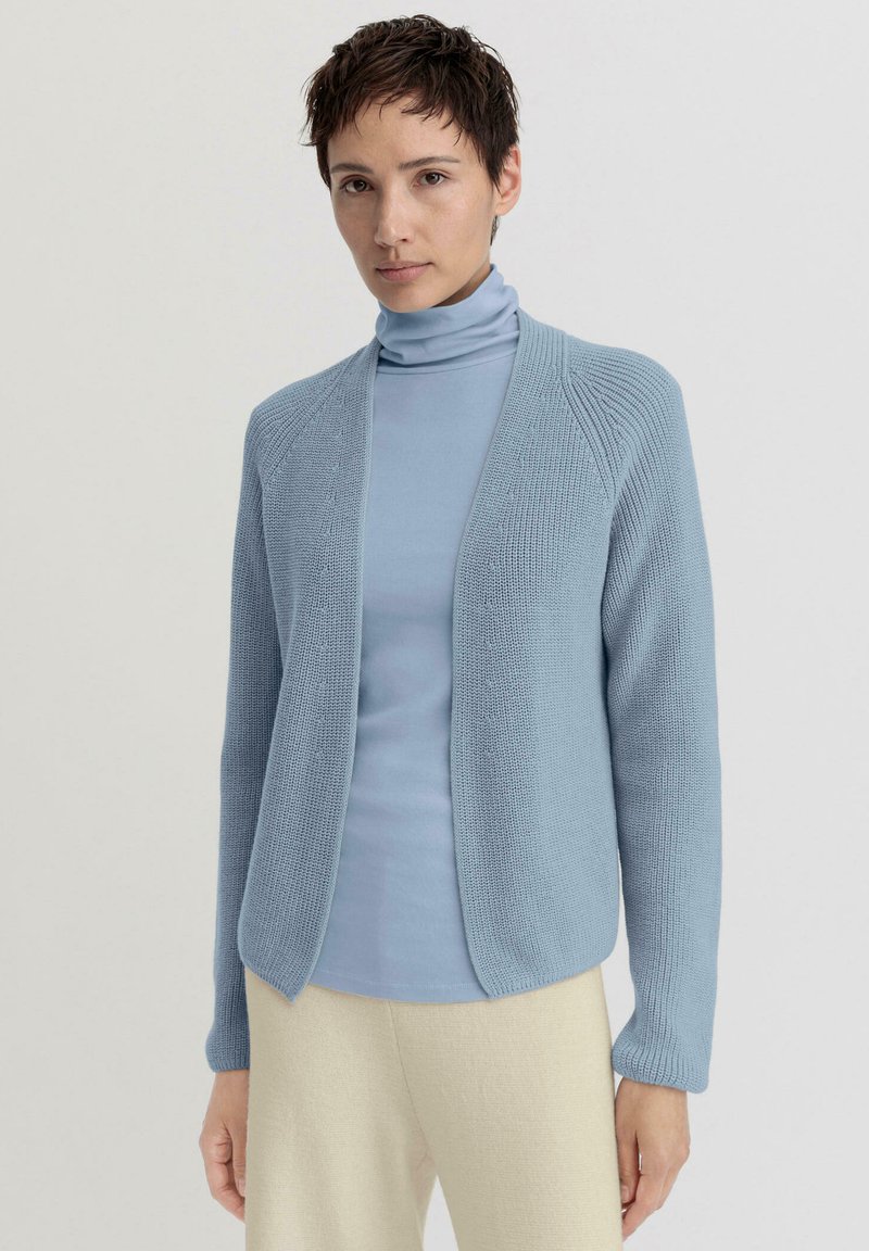 hessnatur Strickjacke - helles jeansblau