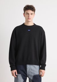 HUGO SAN CASEY - Striktrøje - black