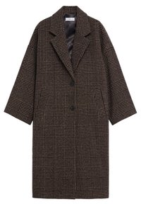 Long manteau en laine marron et noire à carreaux avec de larges revers, deux boutons et deux poches avant, entièrement doublé à l'intérieur.