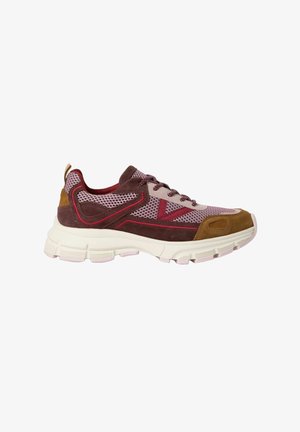 Sneaker with burgundy, pink mesh, and brown suede panels, white chunky sole, and patterned burgundy laces, side view on white background.