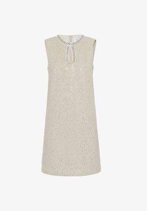 Beige ilmanhihais dress, jossa on avonainen kaula-aukko, joka on koristeltu paljeteilla ja jalokivillä kaula-aukolla, ja se tarjoaa suoran leikkauksen.