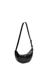 Czarna skórzana torba hobo o zaokrąglonym kształcie, z regulowanym paskiem i zamknięciem na zamek. Gładka tekstura z minimalnymi detalami sprzętowymi.