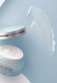Peter Thomas Roth WATER DRENCH™ HYALURONIC CLOUD CREAM HYDRATING MOISTURIZER - Dagcrème - -