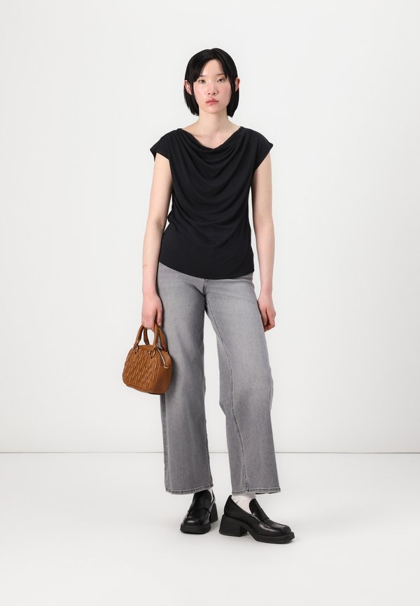 VIMODALA WATERFALL - Basic T-shirt3