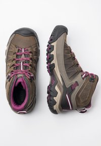 Keen TARGHEE III MID WP - Sapatos de montanha - white/boysenberry