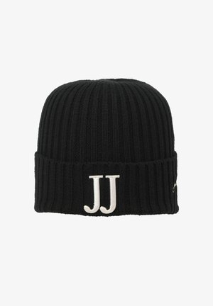 Czarna dzianinowa czapka z prążkowanym wzorem, z białym logo "JJ" z przodu. Zapewnia ciepło i dobrze przylega.