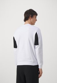 EA7 Emporio Armani Felpa - bianco