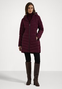 Lauren Ralph Lauren CHEVRON-QUILTED HOODED JACKET - Zimski kaput - pinot noir