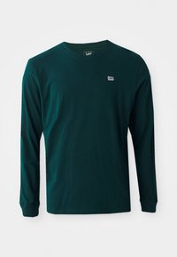 Valittu, jade forest