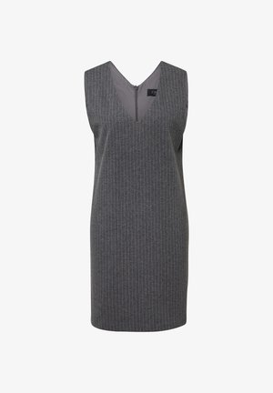 Suknja brez rokavov v sivi barvi z tankimi belimi navpičnimi črtami, V-izrez in zadrgo na hrbtni strani.