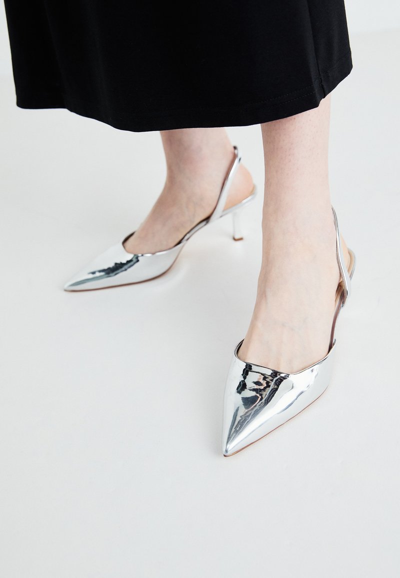 ALDO Klassieke pumps zilverkleurig
