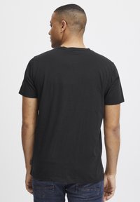 Blend BHTEE - Trükipildiga T-särk - black