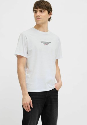 - T-shirt z nadrukiem