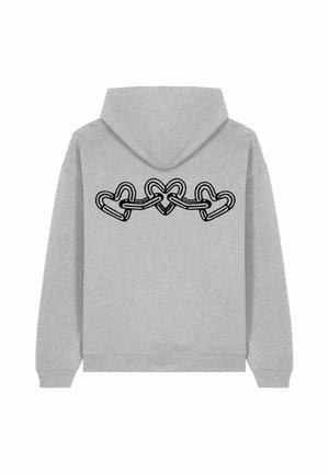 Sweat à capuche gris avec un ourlet et des poignets côtelés. Présente un design de chaîne en forme de cœur noir au dos, illustrant des cœurs entrelacés dans un motif.
