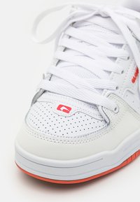 Globe FUSION - Skate shoes - white/red
