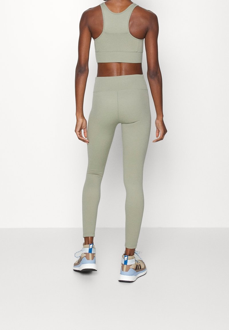Eivy Leggings khaki (Pre-owned) Zalando