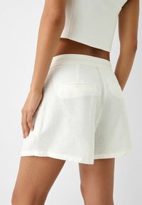 Bershka Šortky - white