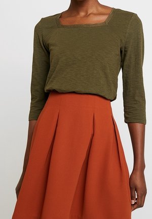 Langærmet T-shirt - khaki