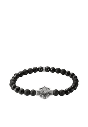 Schwarzes Perlenarmband mit abwechselnd matten und glänzenden Perlen mit einem zentralen silbernen Harley-Davidson Logo-Anhänger.