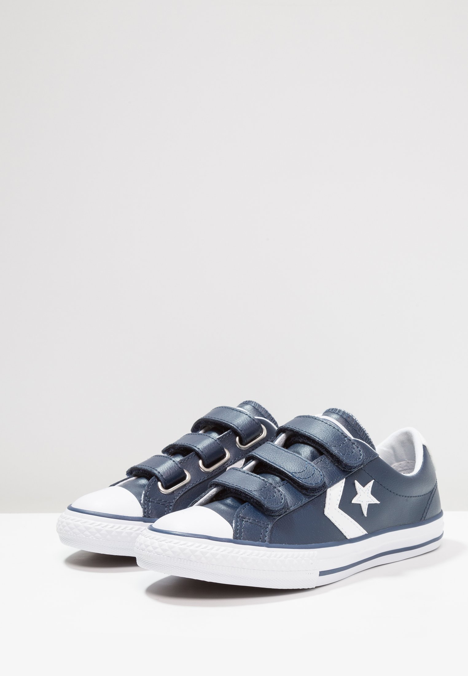 junior boys converse