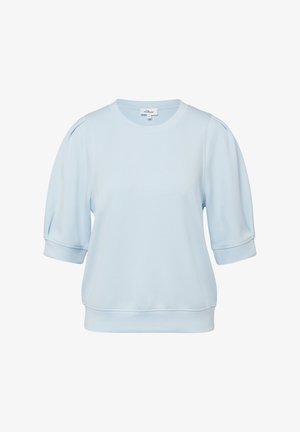 Jasnoniebieska bluzka z krótkimi rękawami z bufkami i mankietami, z okrągłym dekoltem i luźnym krojem.