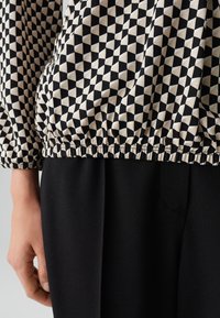 OPUS REGULAR FIT 3/4 SLEEVE PRINT - Langarmshirt - black