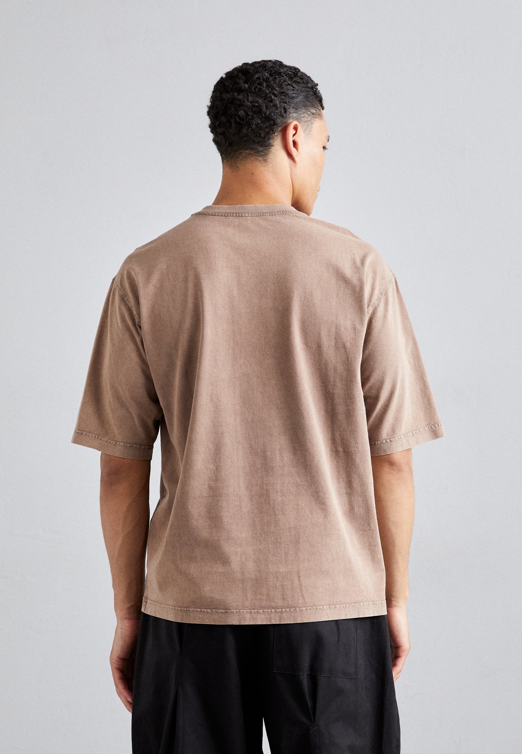 【A-COLD-WALL】BROWN FRACTURE T-SHIRT A-COLD-WALL* FRACTURE - T-shirts med print - brown/brun