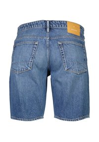 Blauwe denim shorts met een klassieke vijf-pocketontwerp, met een gestructureerde afwerking, rechte pijpen en een bruine merkpatch op de tailleband.