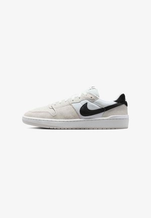 Nike SB, NIKE SB CODE 58 UNISEX - Tossud - white/black/summit white