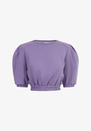 Fioletowy krótki sweter z bufiastymi rękawami, okrągłym dekoltem i elastycznym ściągaczem. Wykonany z miękkiego materiału o gładkiej fakturze i minimalnych detalach.