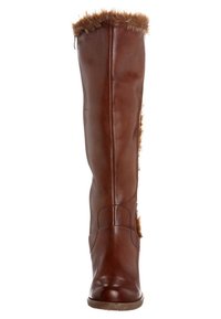 Stivale marrone in pelle fino al ginocchio con rifinitura in ecopelliccia sulla parte superiore, dettaglio di cuciture laterali e tacco basso. Texture liscia con un design elegante.