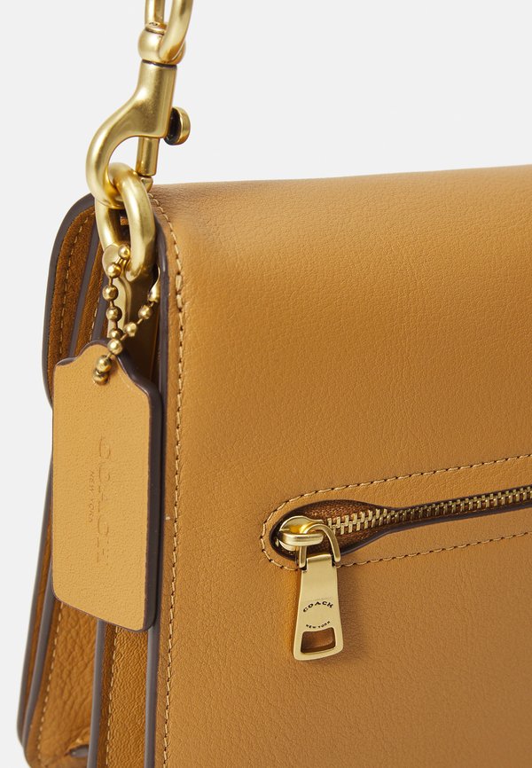 SOFT GRAIN CHAIN TABBY SHOULDER BAG WITH CHAIN - Handbag4