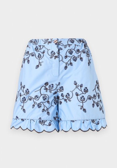 Φωτεινά γαλάζια σορτς με μαύρη κεντητική με λουλούδια, ελαστική μέση, κούμπωμα με κουμπί και λεπτομέρειες με σκουληκοειδές βολάν στο κάτω μέρος.