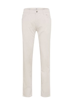 Pantalon droit couleur crème avec fermeture à bouton et zip à l'avant, passants pour ceinture et poches latérales avant, présenté sur fond blanc.