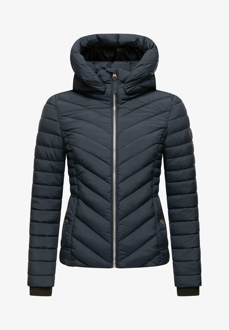 Tamsiai mėlynas pūkinis striukė su aukštu apykakle, užtrauktuku ir raštuotais rankogaliais. Sukurtas su chevron siuvinėmis ir šoninėmis kišenėmis praktiškumui.