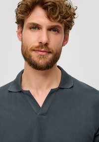 s.Oliver Poloshirt - schiefergrau