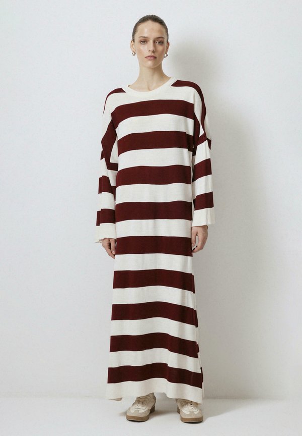 STRIPED  - Strickkleid - burgundy