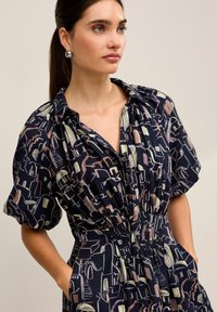 Next PUFF SLEEVE MIDI - REGULAR FIT - Skjortekjole - navy blue scene print