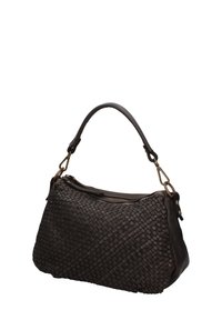 Sac à main en cuir tissé marron avec une poignée incurvée, fermeture éclair et accents en métal doré. Forme semi-structurée avec une surface texturée.