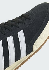 adidas Originals Sneakers - black