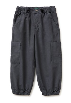 Pantaloni cargo grigio scuro con vita e polsini elasticizzati, due tasche laterali e chiusura frontale con bottone.