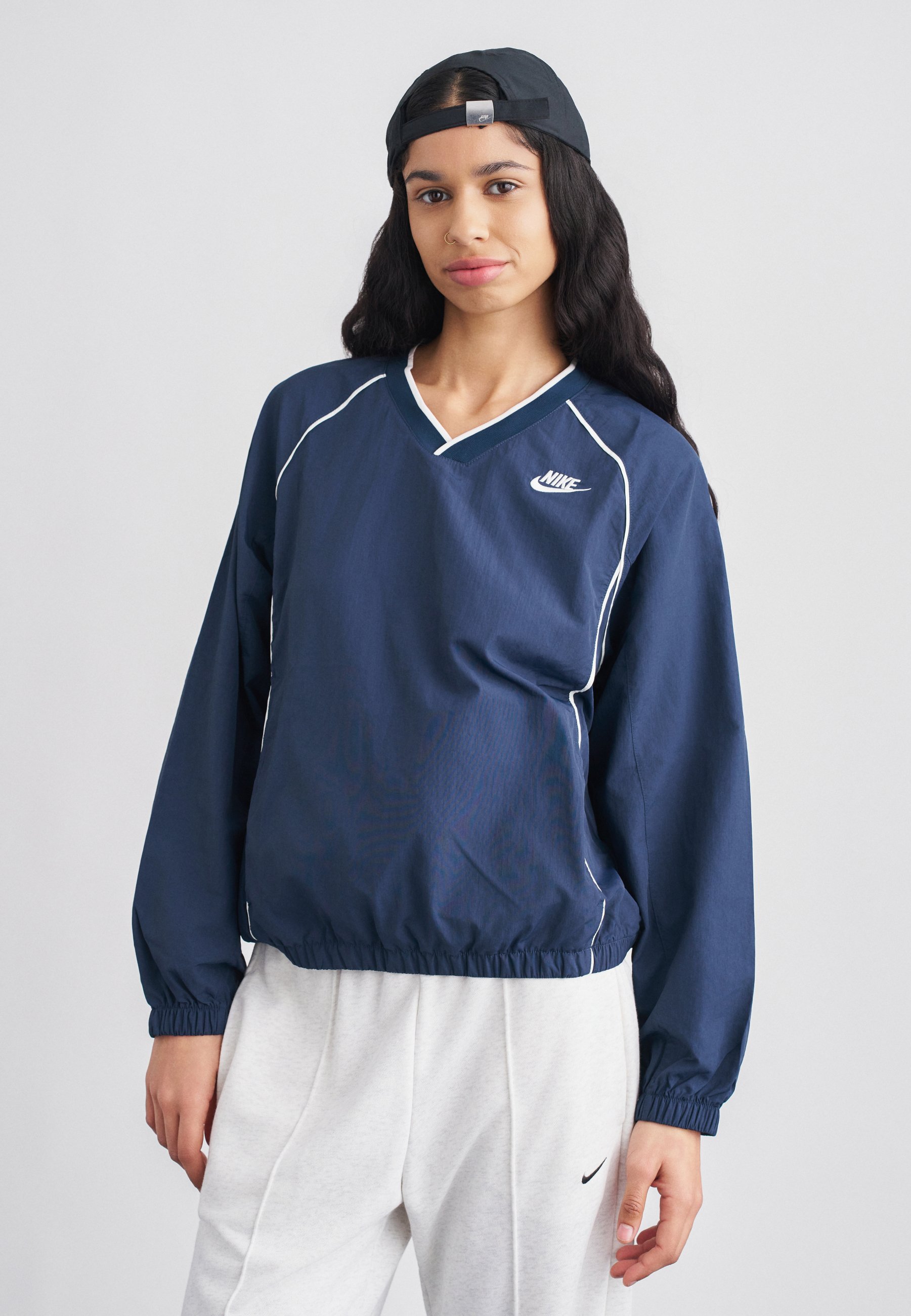 navy nike sweatshirt womens