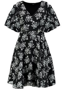 Czarna sukienka z dekoltem w serek i krótkimi, falbanianymi rękawami. Posiada biały kwiatowy wzór, rozkloszowany dół oraz miękką tkaninę o gładkiej fakturze.