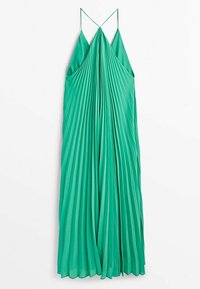 Robe plissée verte sans manches avec fines bretelles doubles et col en V, suspendue sur un fond blanc.