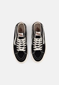 Vans SK8-HI TAPERED UNISEX - Sapatilhas de cano alto - black/natural